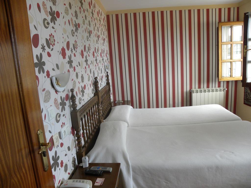 Hotel Restaurante Casa Fernando Ballota Pokoj fotografie